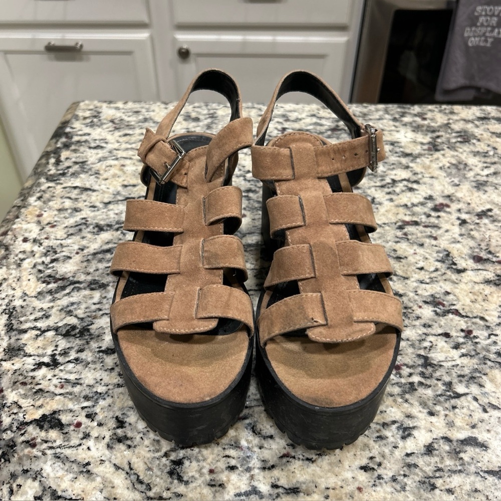Pull&Bear Tan Platform Sandals